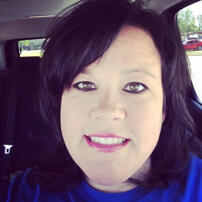 Profile Picture of Mandi Mitchell Cross (@cross_mandi) on Twitter