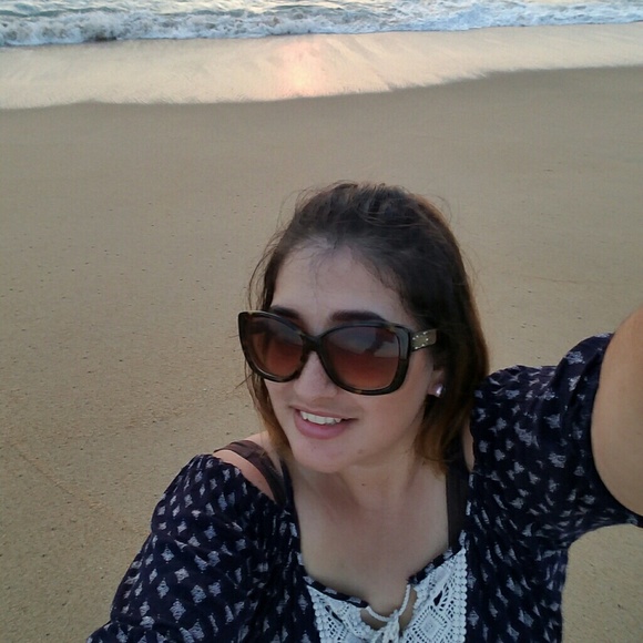 Profile Picture of Lorena Cuevas (@lorecuevas) on Poshmark