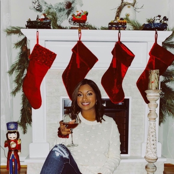 Profile Picture of Melanie Singh (@mkitty1972) on Poshmark