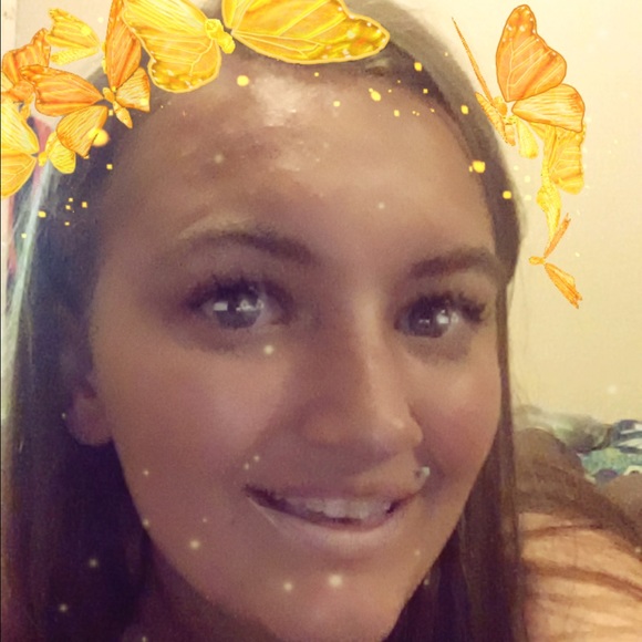 Profile Picture of Katelyn Harmon (@katelynkaylen) on Poshmark