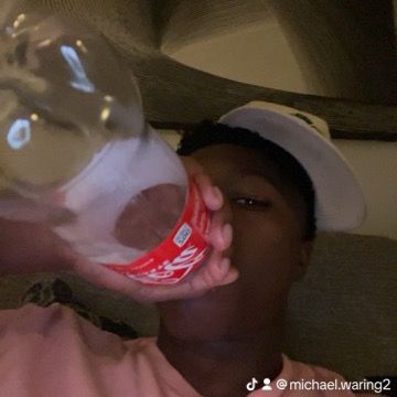 Profile Picture of ✰ℒ𝒾 ℳ𝒾𝓀ℯ✰ (@michael.waring2) on Tiktok