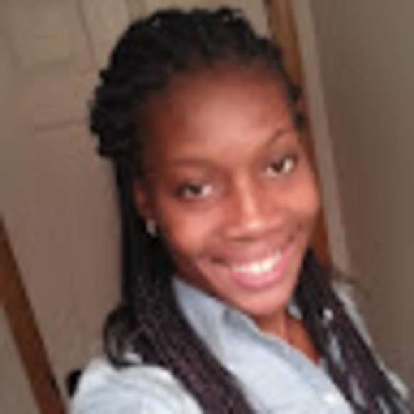 Profile Picture of Claudette Allen (@claudetteallen) on Poshmark