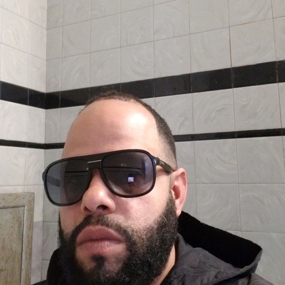 Profile Picture of Luis Guzman (@lmguzman81) on Poshmark