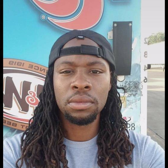 Profile Picture of Simon Davis (@actionjacc) on Poshmark