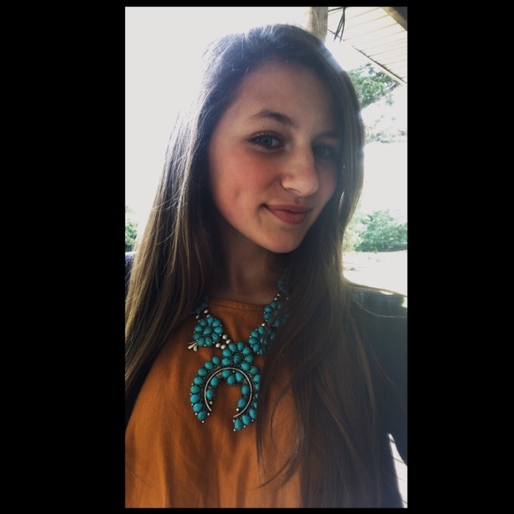 Profile Picture of Ella Allen (@allenella) on Poshmark