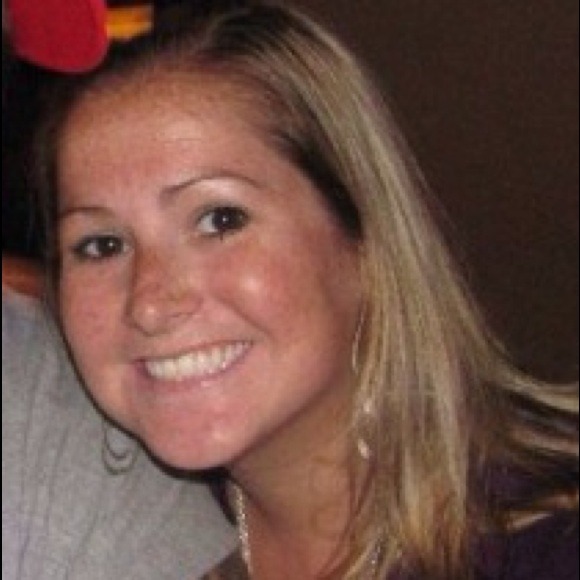 Profile Picture of Kimberly Haller (@mrshaller) on Poshmark