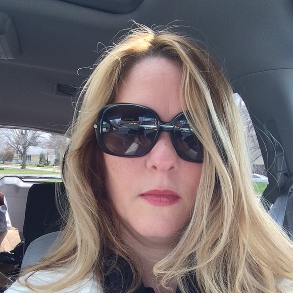 Profile Picture of Monika Clodius (@blueeyes31) on Poshmark