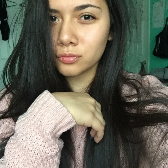 Profile Picture of Leilani Singleton (@leilanisingleto) on Poshmark