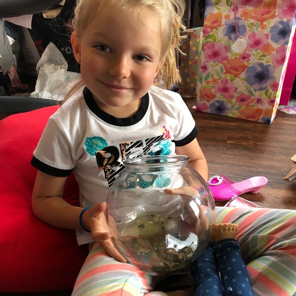 Profile Picture of Danielle Olds (@oldsdanielle11) on Poshmark