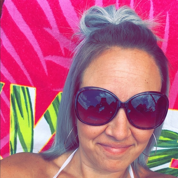 Profile Picture of Edith Watson (@edithmarie2412) on Poshmark