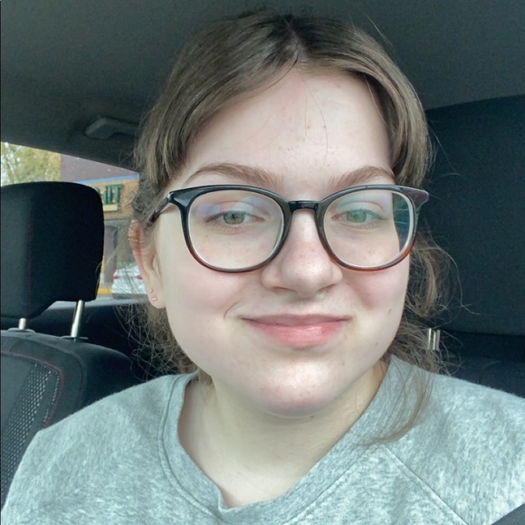 Profile Picture of Ellie Schugel (@elliessch) on Poshmark