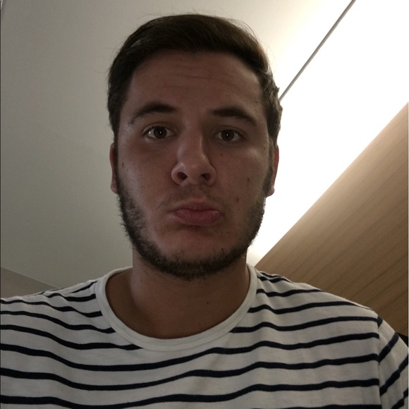 Profile Picture of Andres Robledo (@andyfr95) on Poshmark