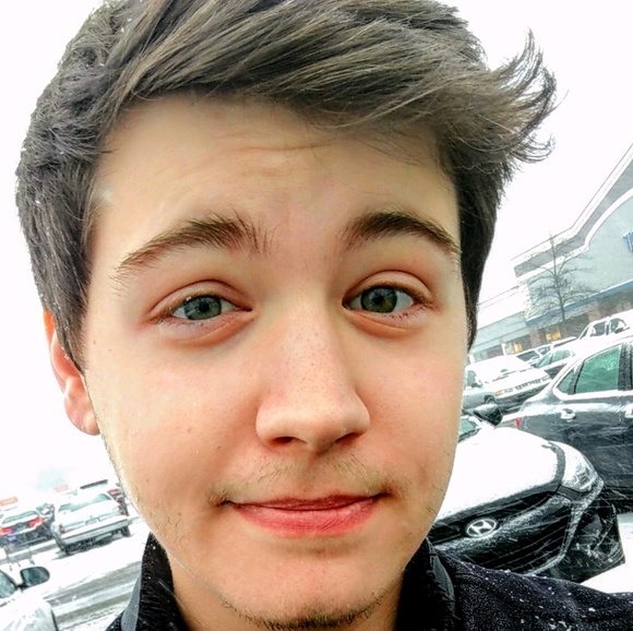 Profile Picture of Mitchell Keating (@mitchplz) on Poshmark