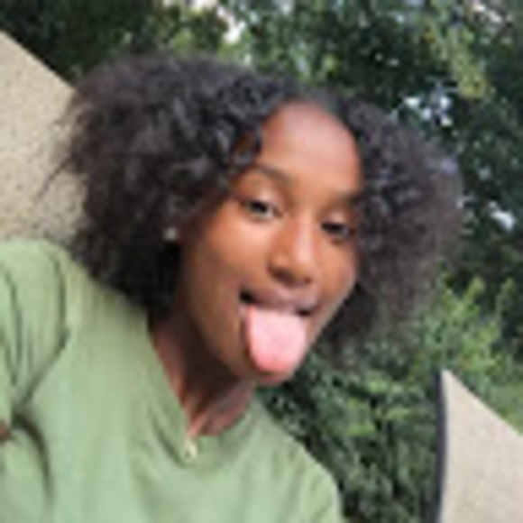 Profile Picture of Danielle Basarath (@dbasarath) on Poshmark