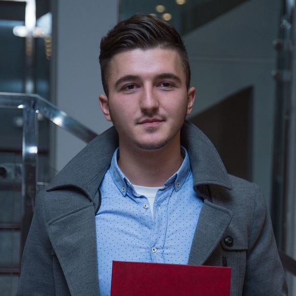 Profile Picture of Vahid Kavazović (@quintessence7) on Poshmark