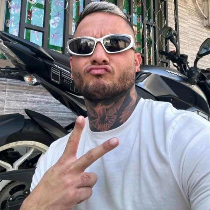 Thomas - Tiktok Profile Picture of Thomas (@mavinstom2000) on Tiktok