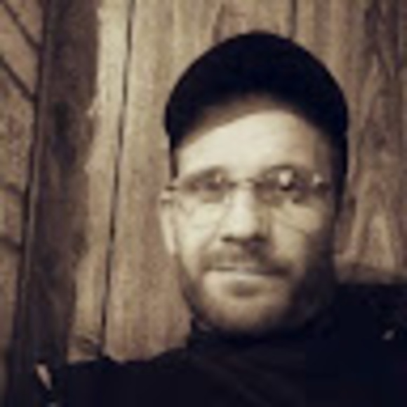 Profile Picture of Stephen Bonner (@bonner2221) on Poshmark