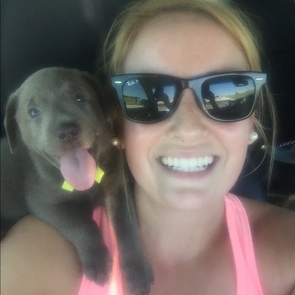 Profile Picture of Ali Aholt (@alnicks) on Poshmark