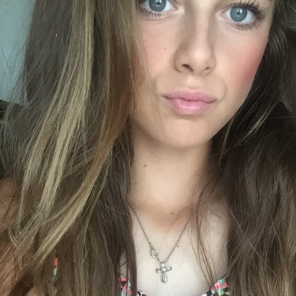 Profile Picture of Bobbi Leitha (@bobbileotha01) on Poshmark