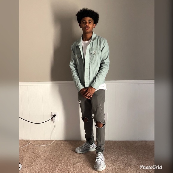 Profile Picture of Mark Esquivel (@mark2408989546) on Poshmark