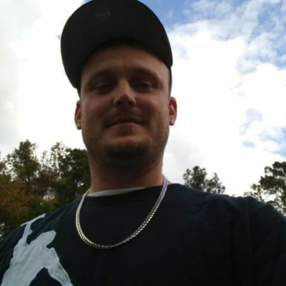 Profile Picture of Daniel Laytham (@daniellaytham) on Poshmark