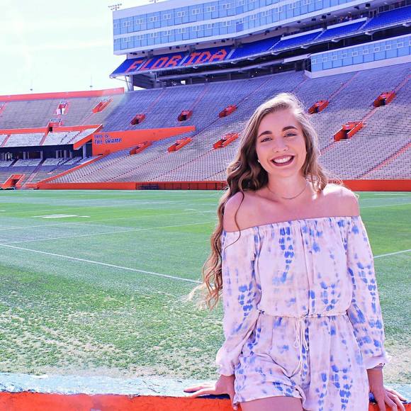 Profile Picture of Kristyn Hollenbeck (@hollenbeckk) on Poshmark