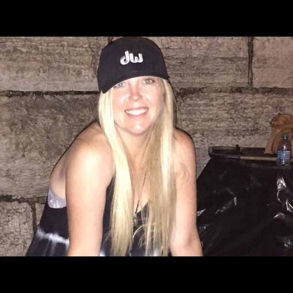 Profile Picture of Amanda Cranfield (@cranfieldcloset) on Poshmark