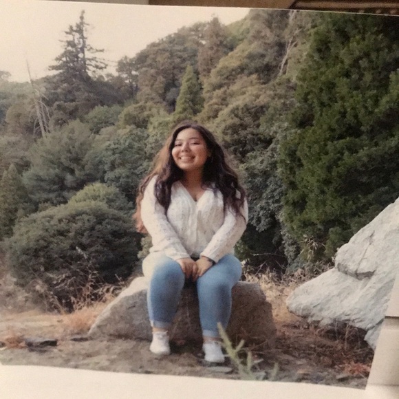 Abril Reyes espinoza - Poshmark Profile Picture of Abril Reyes espinoza (@abrilr19) on Poshmark