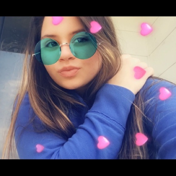 Profile Picture of Pamela Dixon (@_pameladixon_) on Poshmark