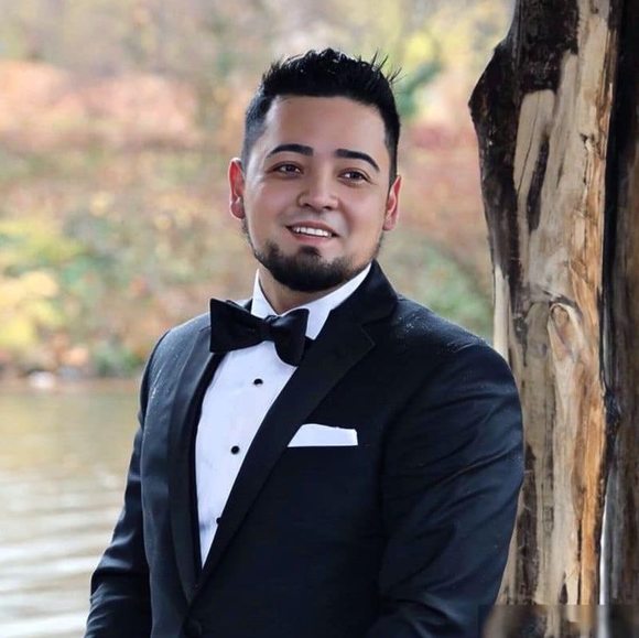 Profile Picture of Esteban Mancheno (@williamest123) on Poshmark