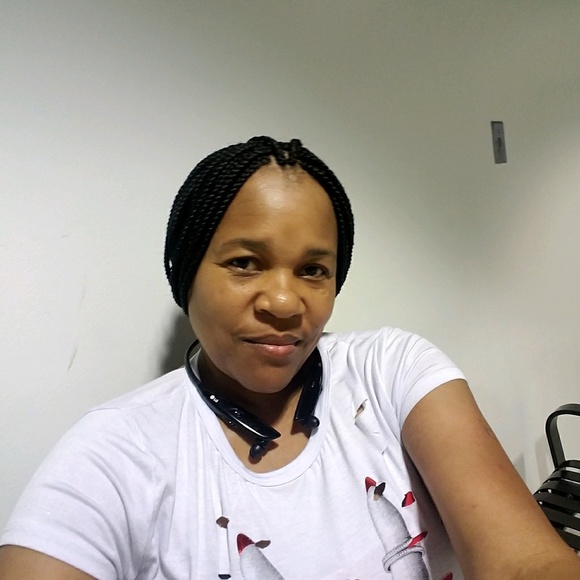 Lara Fleming - Poshmark Profile Picture of Lara Fleming (@starchild05) on Poshmark