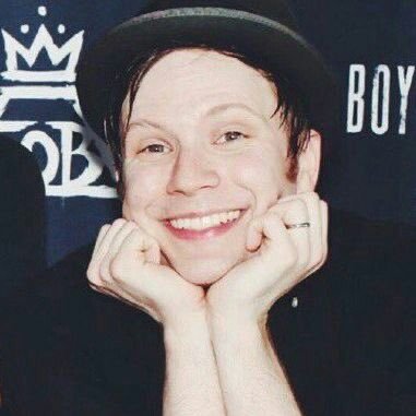 Profile Picture of Patrick Stump Loves You  ❤ (@pstumplovebot) on Twitter