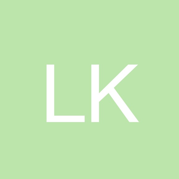 Profile Picture of Laura Keith (@ldkeith7) on Poshmark