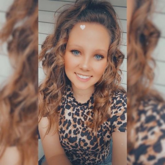 Profile Picture of Briana Foshee (@brianafoshee) on Poshmark