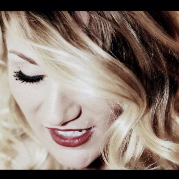 Profile Picture of Taylor Kinsey (@tkinsey) on Poshmark