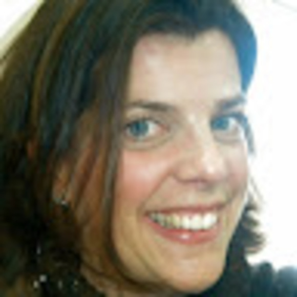 Profile Picture of Christina Bernbach (@c_bernbach) on Poshmark