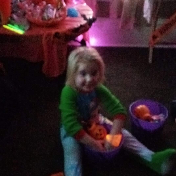 Profile Picture of Shawn Gonzalez (@shawngonzale888) on Poshmark