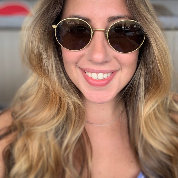 Profile Picture of Amanda Schak (@schachela964) on Poshmark