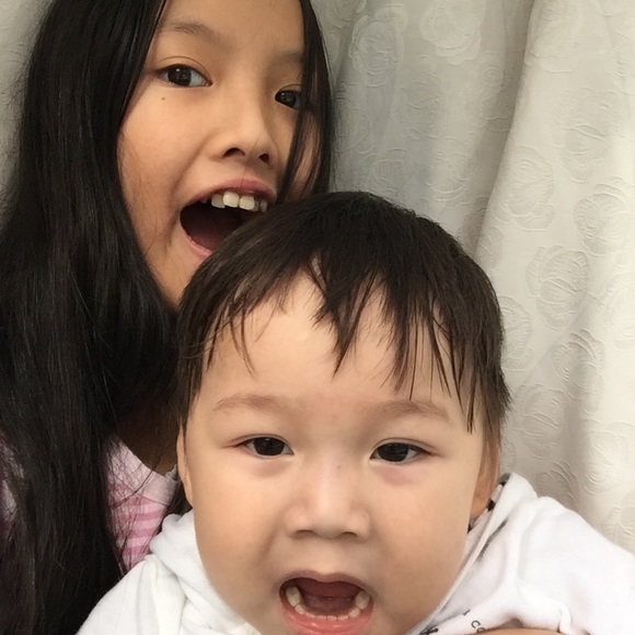 Profile Picture of Violet Nguyen (@violetnguyen11) on Poshmark