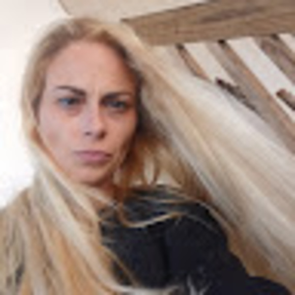 Profile Picture of Nicole Grounds (@nikkigrounds85) on Poshmark