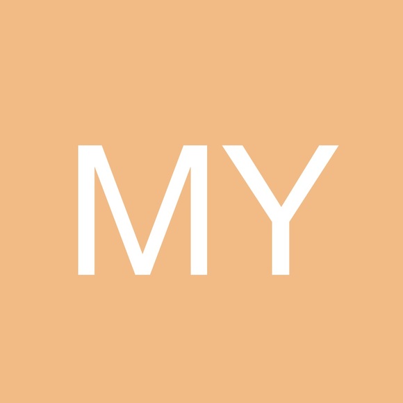 Profile Picture of Monica Yellock (@monicayellock) on Poshmark