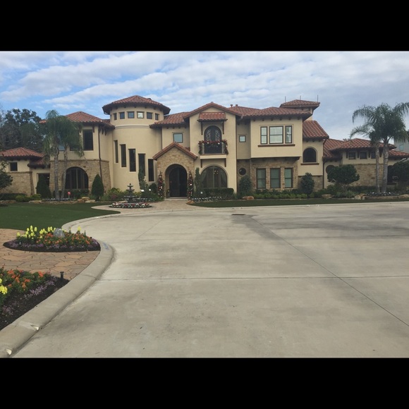 Profile Picture of Desaray Wilson (@dlwilson2020) on Poshmark