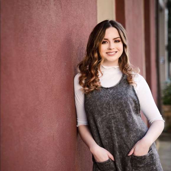 Profile Picture of Katie Falgoust (@katiefalgoust) on Poshmark