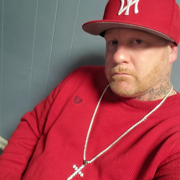 Profile Picture of Joey Burns (@jpburns75) on Poshmark