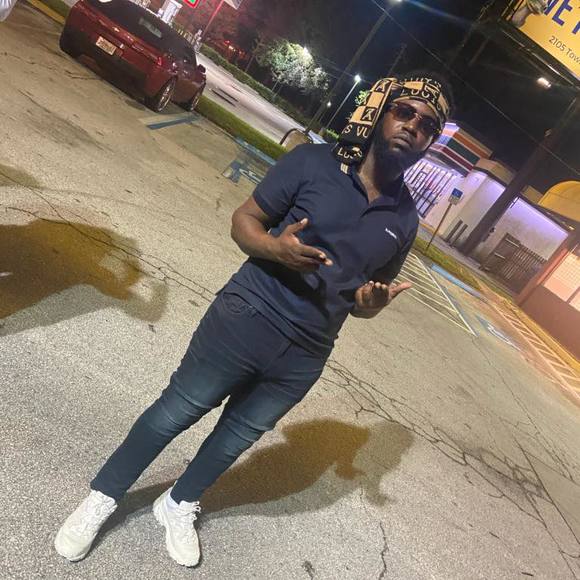 Profile Picture of Morollack Laskett (@morollackl) on Poshmark