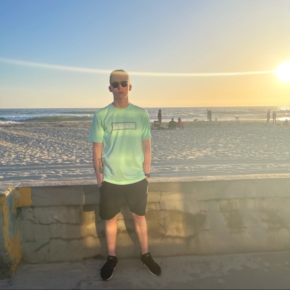 Profile Picture of Matthew Dodds (@matthewdodds) on Poshmark