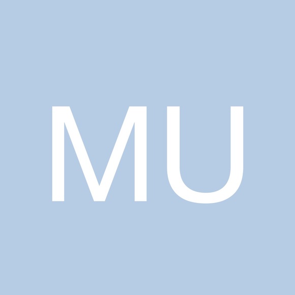Profile Picture of Michelle Utter (@micu858) on Poshmark