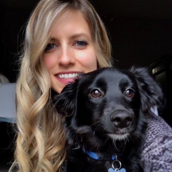 Profile Picture of Thresea Cappaert (@thresea) on Poshmark