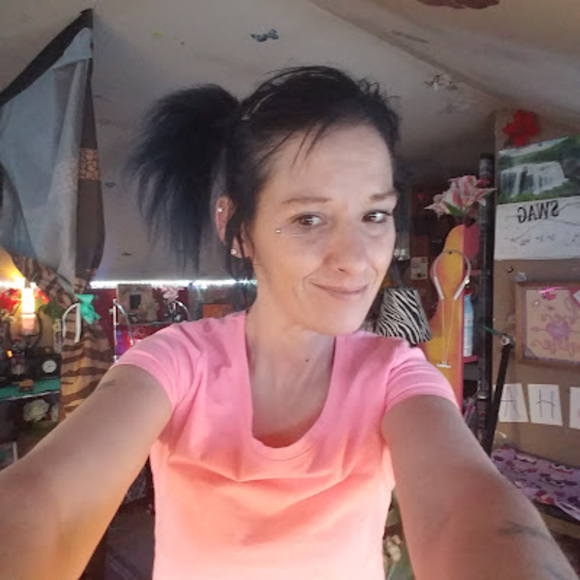 Profile Picture of Kisha Galigher (@kishagaligher13) on Poshmark