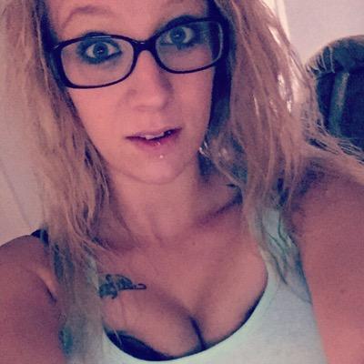 Profile Picture of Abigail Dawes (@abbydamnxoxo) on Twitter